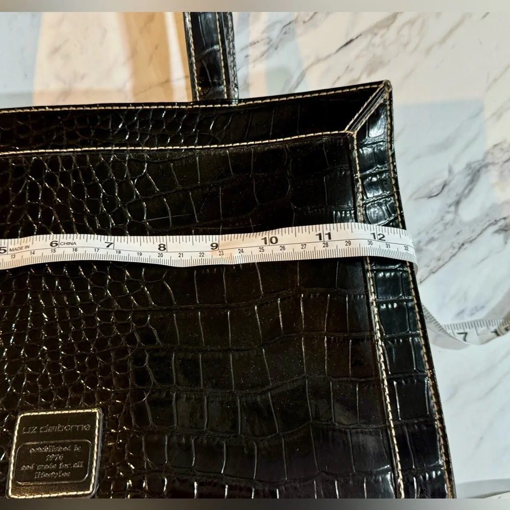 Liz Claiborne black faux alligator purse/bag and wallet - Picture 6 of 16